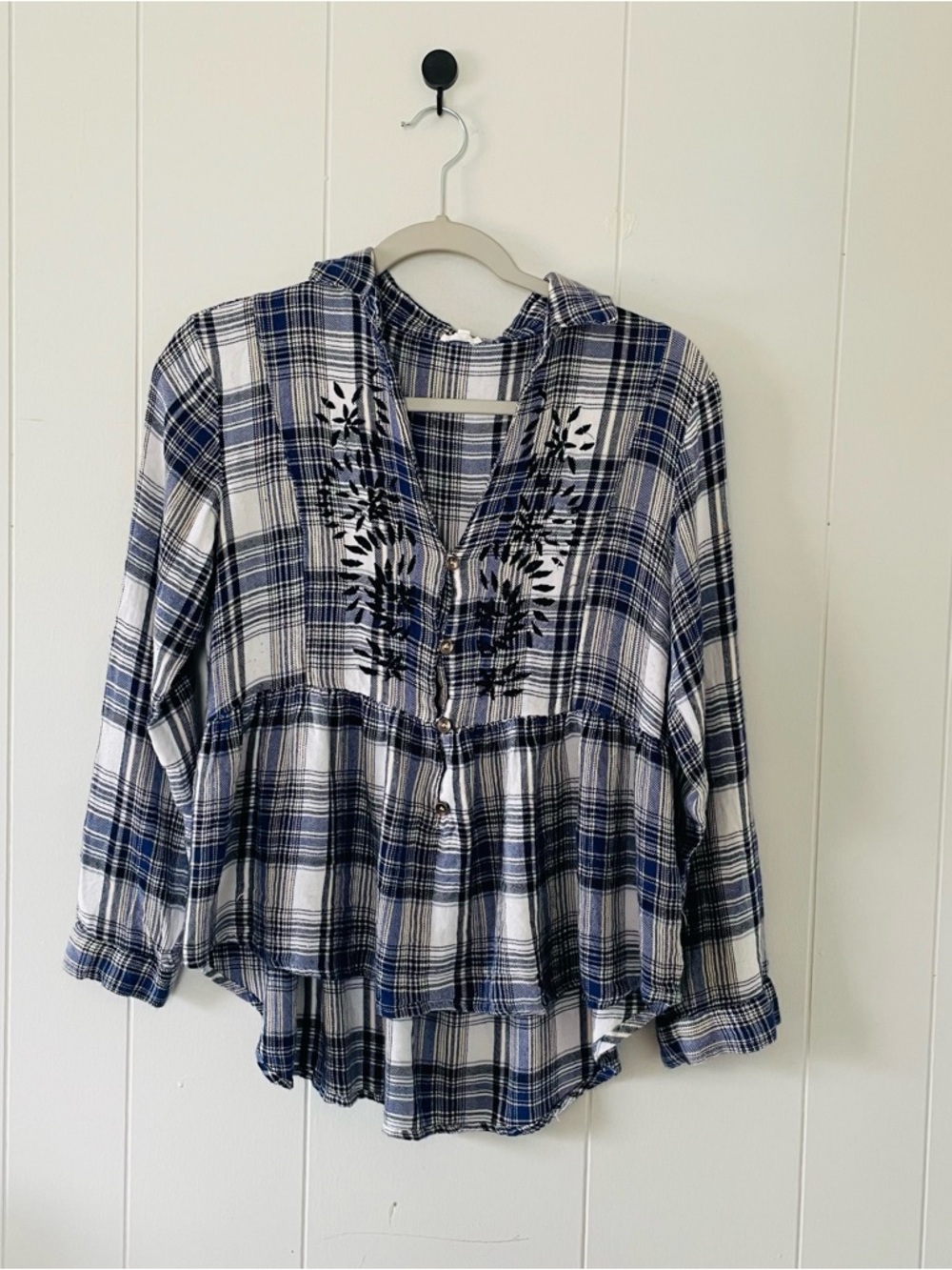 En Creme Blue and White Plaid Embroidered Peasant Blouse